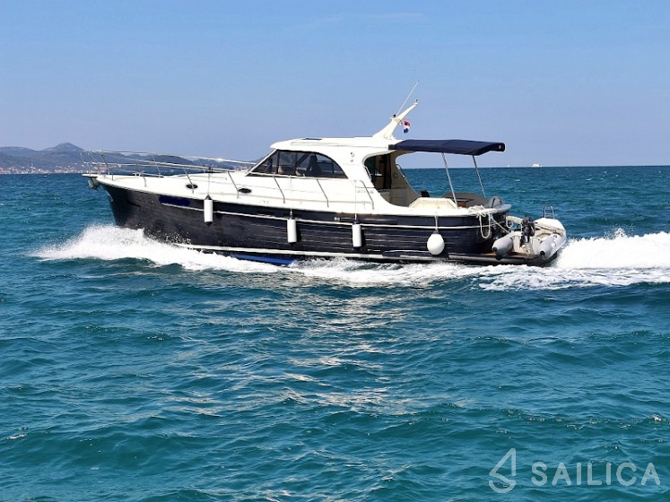Adriana 44 - Yacht Charter Sailica