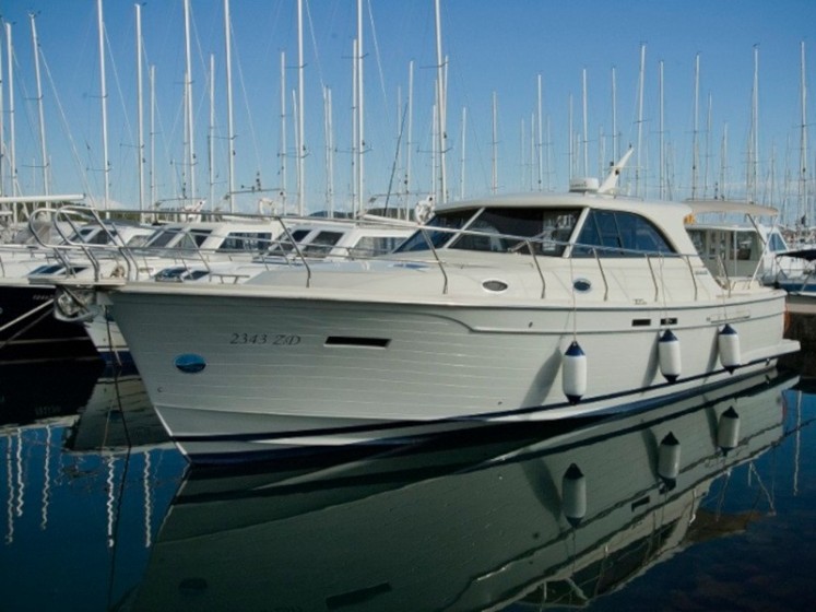 Adriana 44 - Yacht Charter Sailica