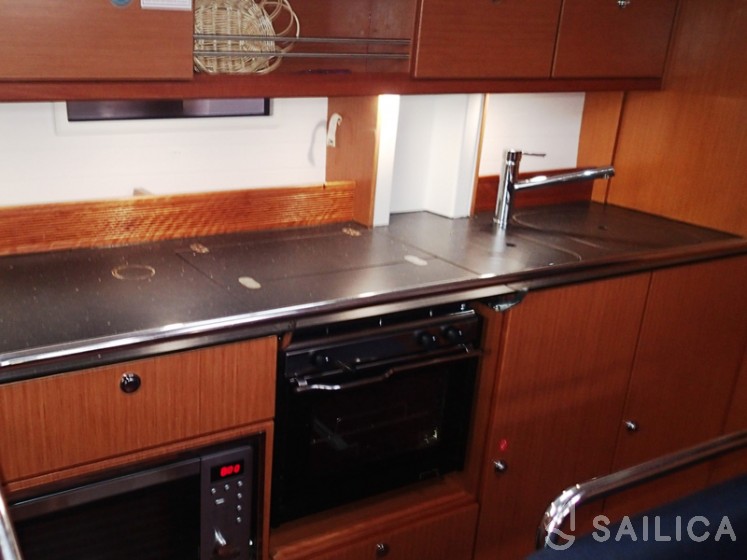 Bavaria 45 Cruiser - Yacht Charter Sailica