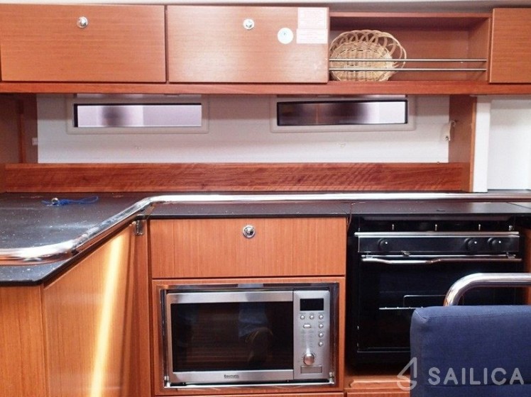 Bavaria 45 Cruiser - Yacht Charter Sailica