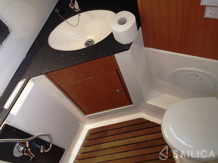 Bavaria 45 Cruiser - Yacht Charter Sailica
