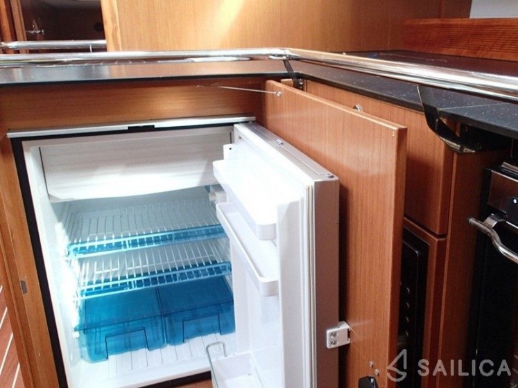 Bavaria 45 Cruiser - Yacht Charter Sailica