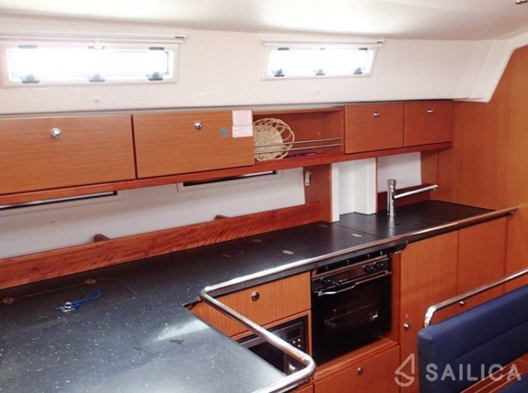 Bavaria 45 Cruiser - Yacht Charter Sailica