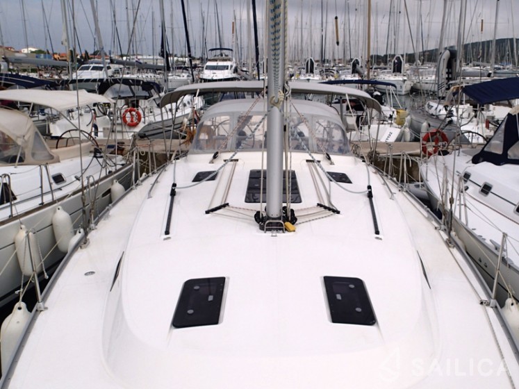 Bavaria 45 Cruiser - Yacht Charter Sailica