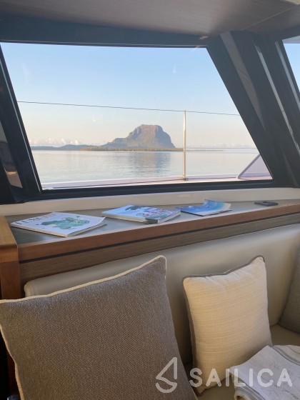 Nautitech 46 Fly - Yacht Charter Sailica