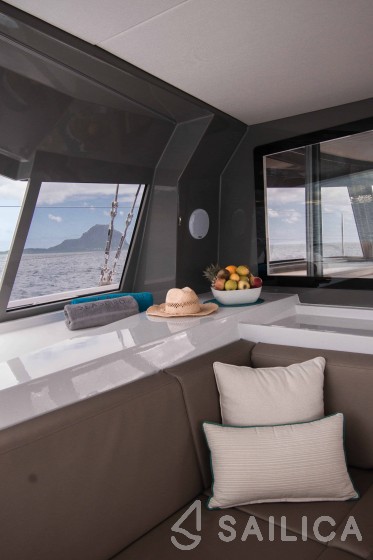 Nautitech 40 open NEW - 4 + 2 cab. - Yacht Charter Sailica