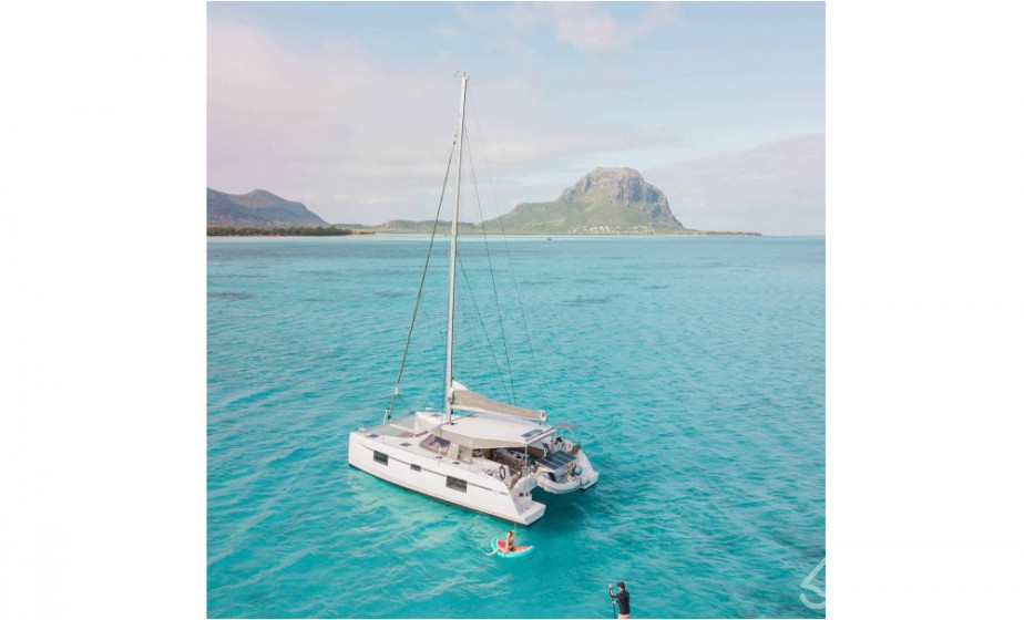 Nautitech 40 open NEW - 4 + 2 cab. - Yacht Charter Sailica