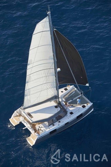 Nautitech 40 open NEW - 4 + 2 cab. - Yacht Charter Sailica