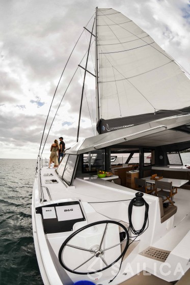Nautitech 40 open NEW - 4 + 2 cab. - Yacht Charter Sailica