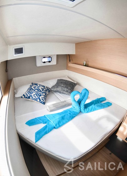 Nautitech 40 open NEW - 4 + 2 cab. - Yacht Charter Sailica