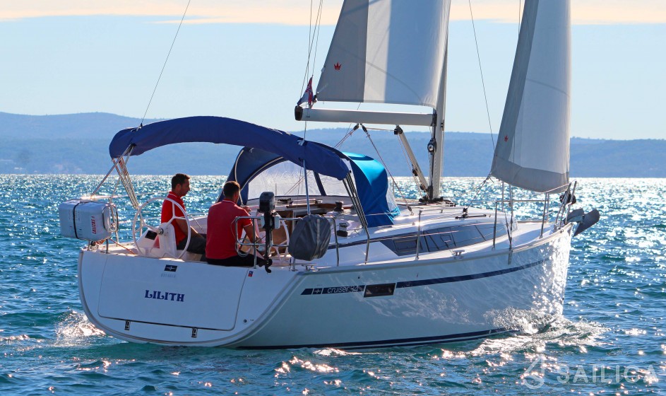Bavaria 34 Cruiser - Yacht Charter Sailica