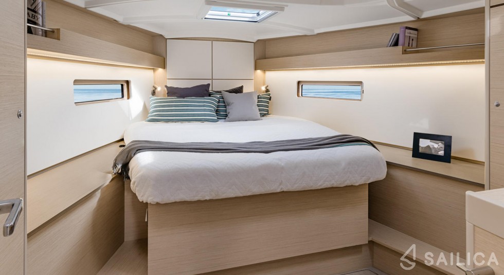Oceanis 40.1 - Yacht Charter Sailica
