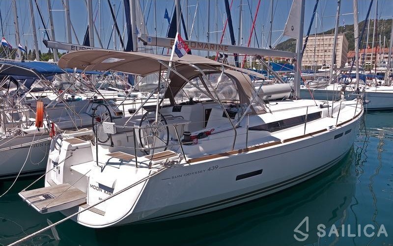 Sun Odyssey 439 - Yacht Charter Sailica