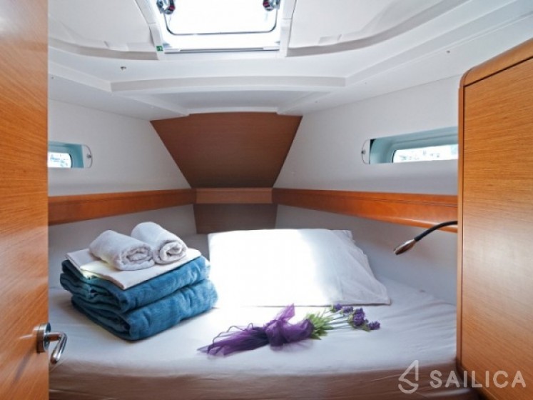 Sun Odyssey 439 - Yacht Charter Sailica