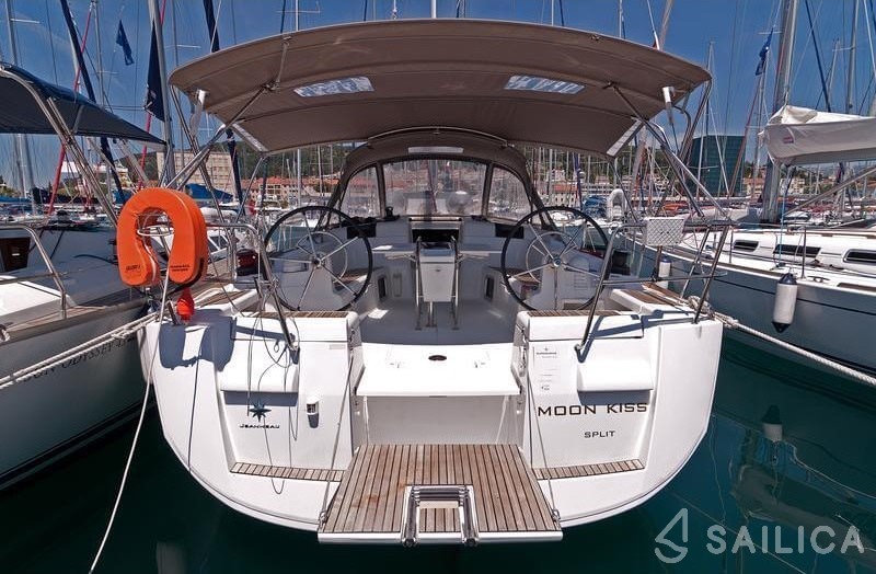 Sun Odyssey 439 - Yacht Charter Sailica