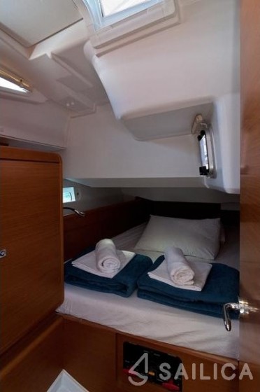 Sun Odyssey 439 - Yacht Charter Sailica