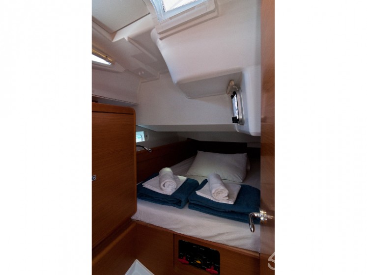 Sun Odyssey 439 - Yacht Charter Sailica