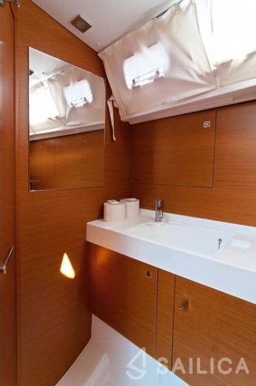 Sun Odyssey 509 - Yacht Charter Sailica