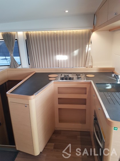 Lagoon 42 - Yacht Charter Sailica