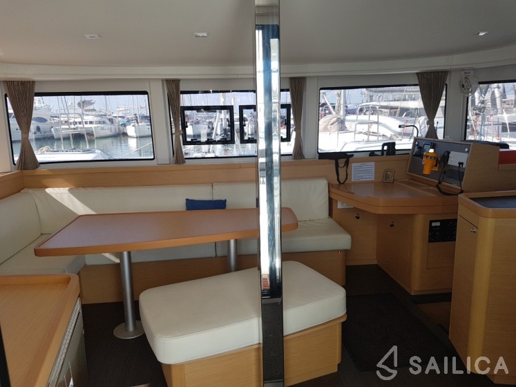 Lagoon 42 - Yacht Charter Sailica