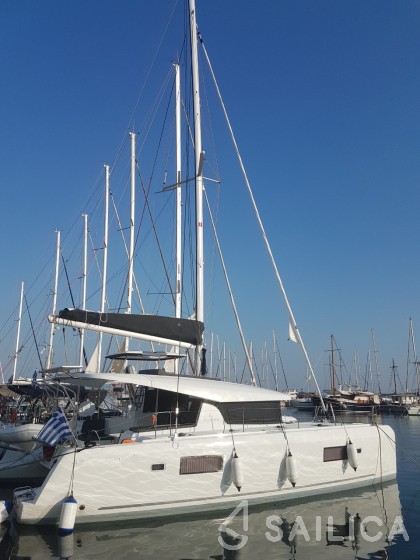 Lagoon 42 - Yacht Charter Sailica
