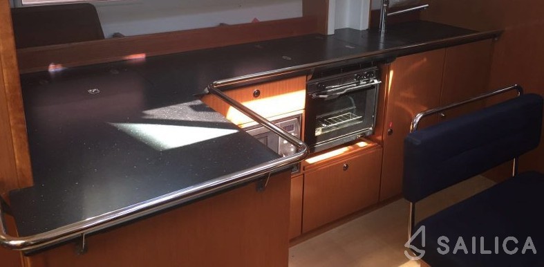 Bavaria 45 Cruiser - Yacht Charter Sailica