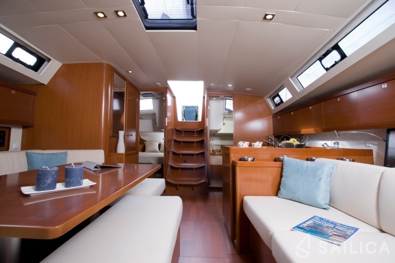 Oceanis 45 - Yacht Charter Sailica