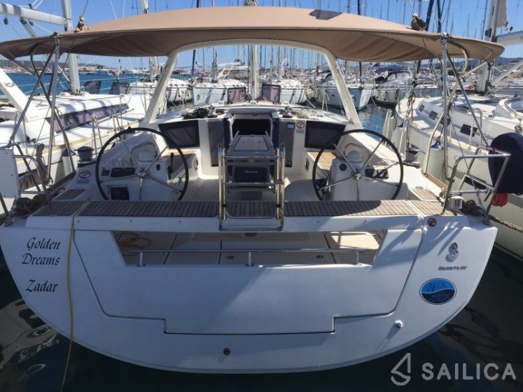 Oceanis 45 - Yacht Charter Sailica
