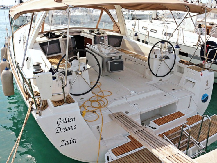 Oceanis 45 - Yacht Charter Sailica
