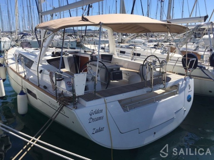 Oceanis 45 - Yacht Charter Sailica