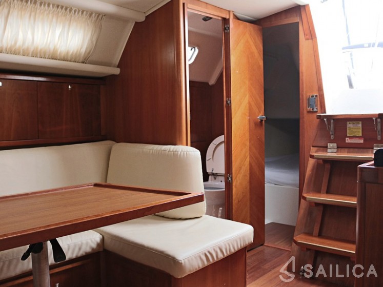 Eminence 40 - Yacht Charter Sailica