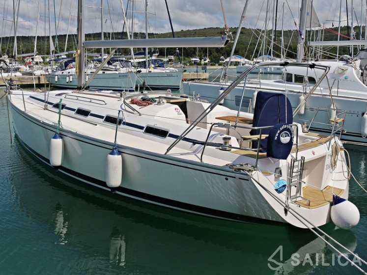Eminence 40 - Yacht Charter Sailica