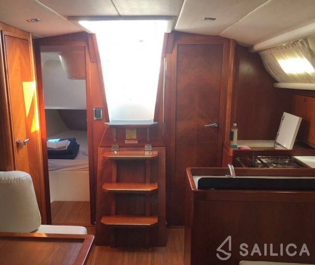 Eminence 40 - Yacht Charter Sailica