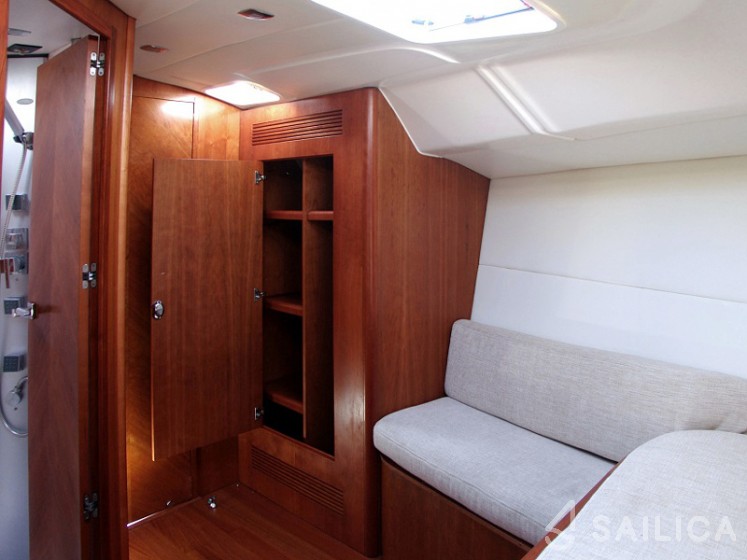 Eminence 40 - Yacht Charter Sailica