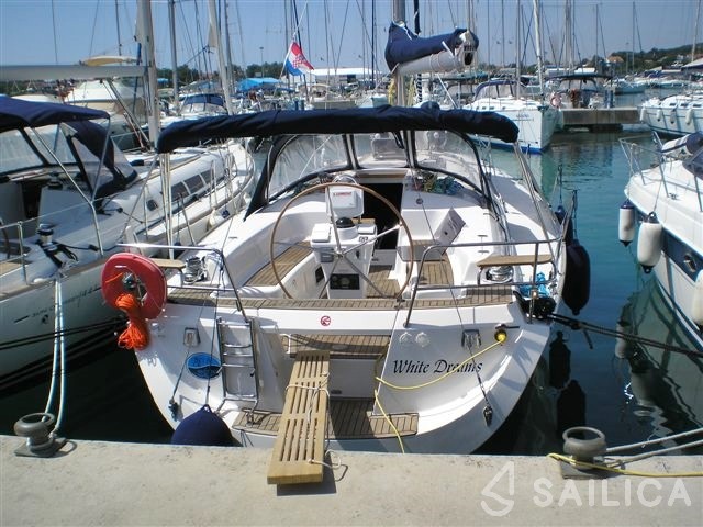 Eminence 40 - Yacht Charter Sailica