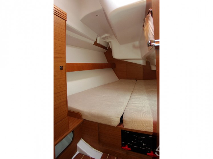 Sun Odyssey 36i - Yacht Charter Sailica