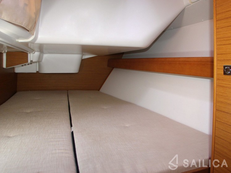 Sun Odyssey 36i - Yacht Charter Sailica