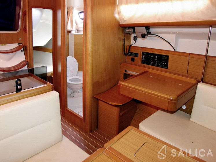 Sun Odyssey 36i - Yacht Charter Sailica