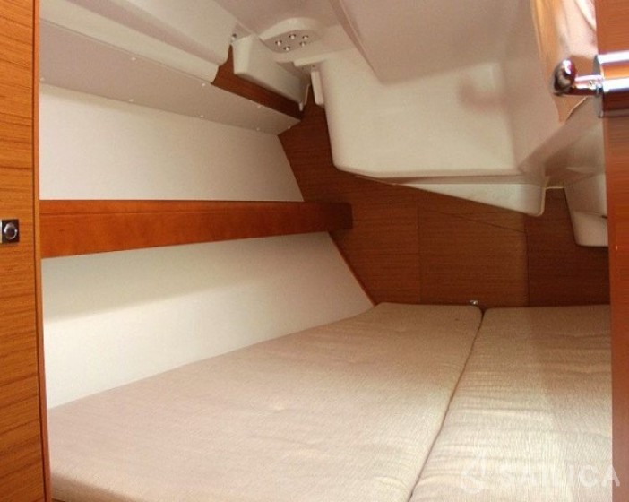 Sun Odyssey 36i - Yacht Charter Sailica