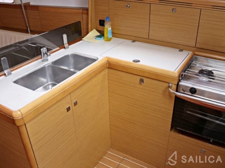 Sun Odyssey 36i - Yacht Charter Sailica