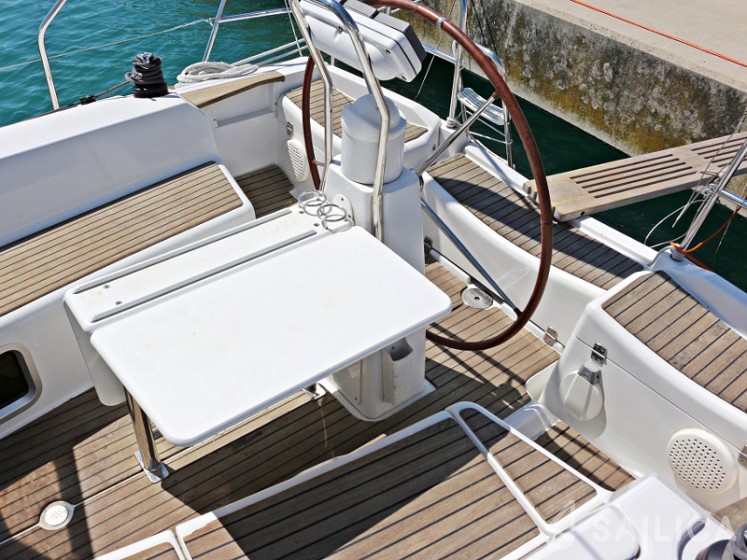 Sun Odyssey 36i - Yacht Charter Sailica