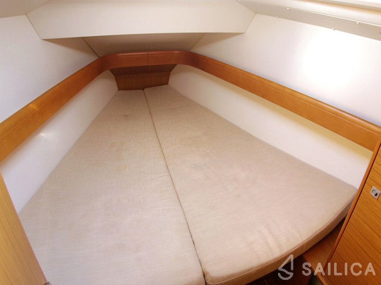 Sun Odyssey 36i - Yacht Charter Sailica
