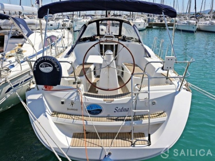 Sun Odyssey 36i - Yacht Charter Sailica