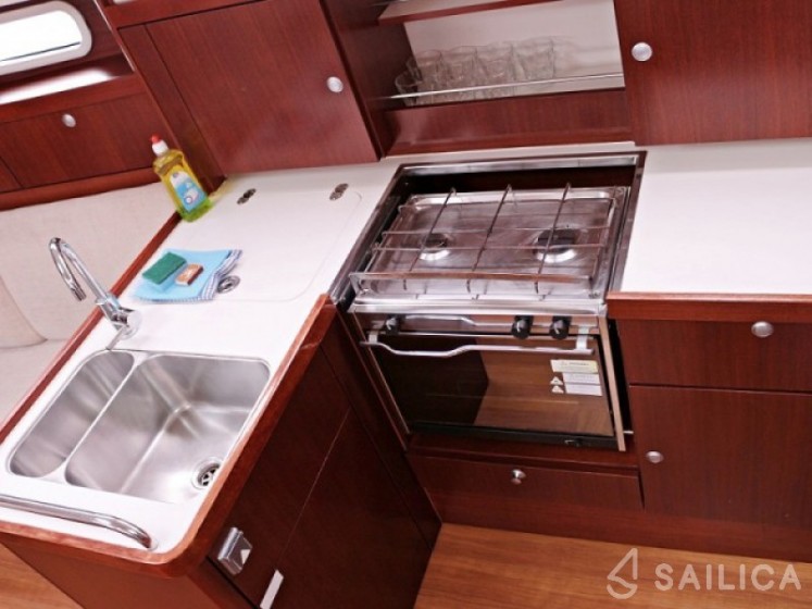 Hanse 350 - Yacht Charter Sailica