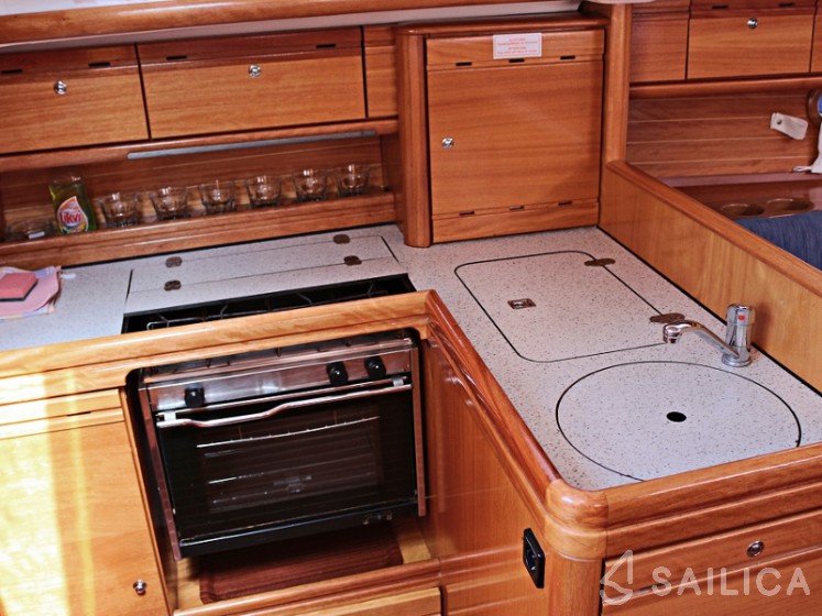 Bavaria 33 Cruiser - Yacht Charter Sailica