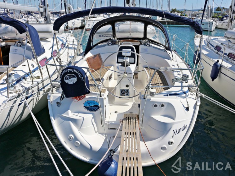 Bavaria 33 Cruiser - Yacht Charter Sailica