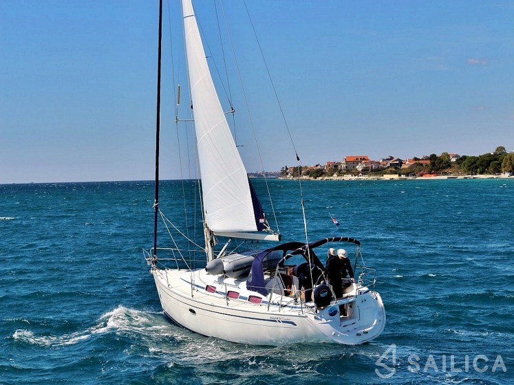 Bavaria 33 Cruiser - Yacht Charter Sailica