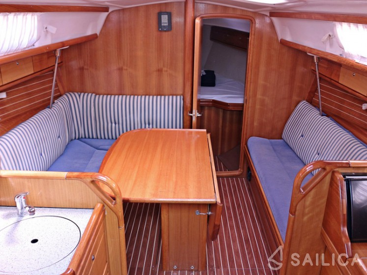 Bavaria 33 Cruiser - Yacht Charter Sailica