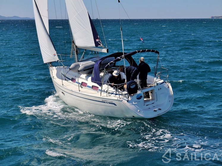 Bavaria 33 Cruiser - Yacht Charter Sailica