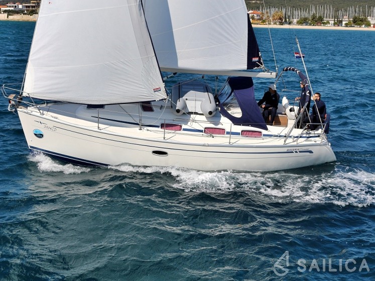 Bavaria 33 Cruiser - Yacht Charter Sailica